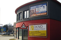 Reklamní rámy, pylony, totemy